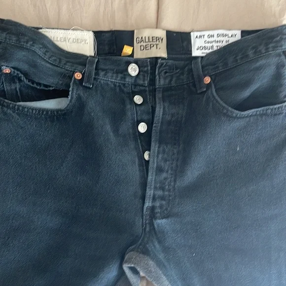 100% Brand New Mens Gallery Dept. jeans, Never worn.